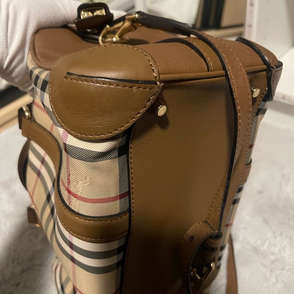 Burberry Beige Plaid Boston bag with strap - Picture 7 of 11
